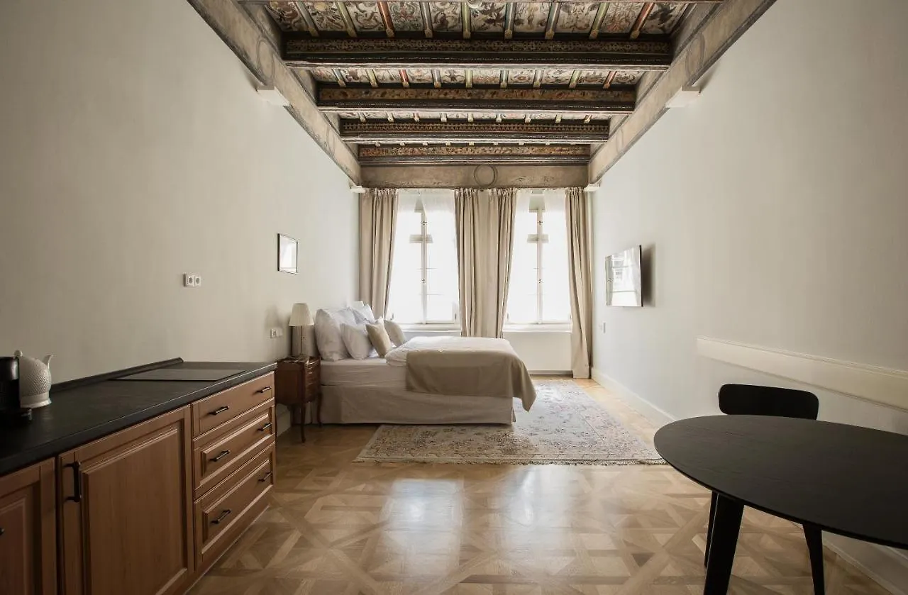 Hotel Nerudova 211 Prága
