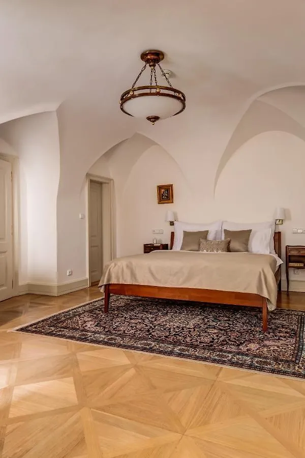 Hotel Nerudova 211 Prága