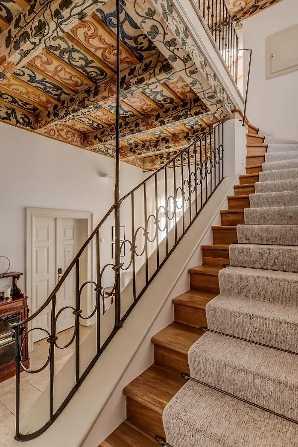 Hotel Nerudova 211 Prague