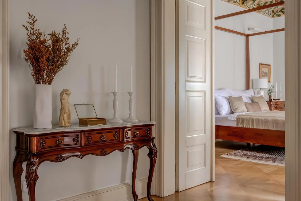 Hotel Nerudova 211 Prague