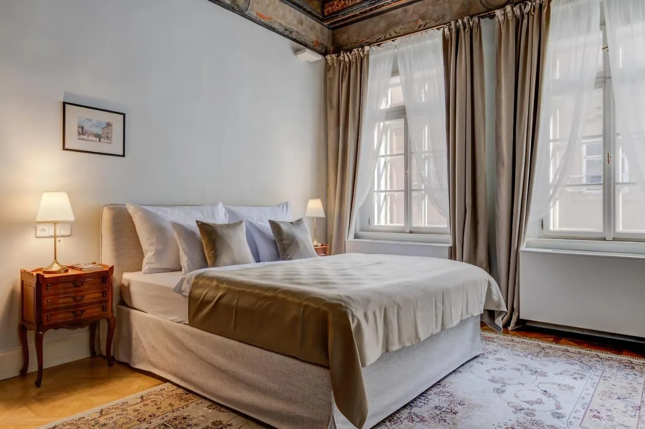 Hotel Nerudova 211 Prague
