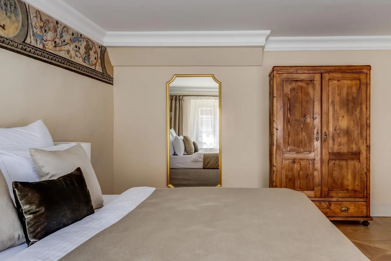 Hotel Nerudova 211 Prague