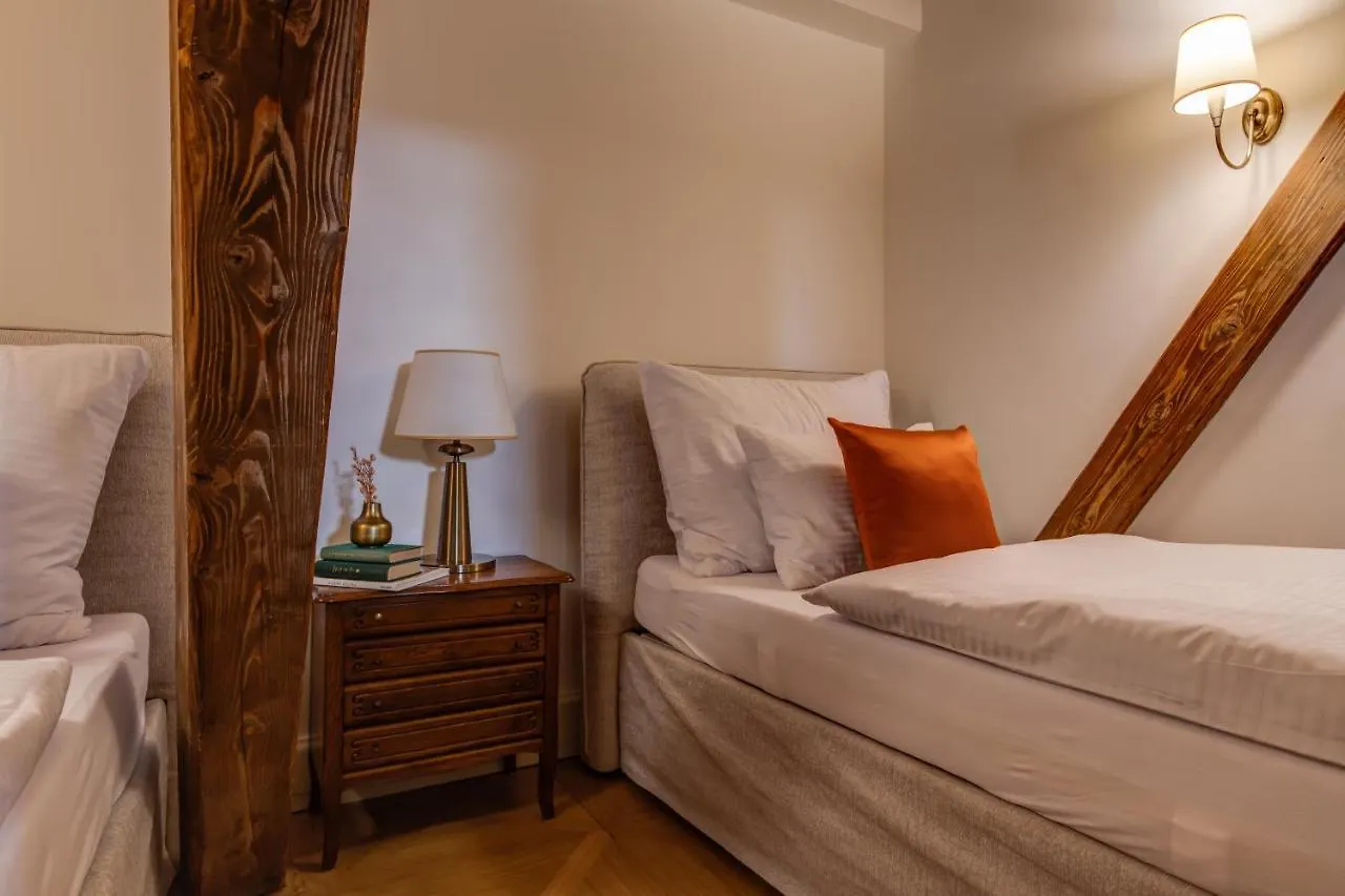 Hotel Nerudova 211 Prága